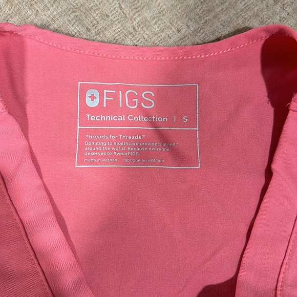 Figs Scrub Top - Picture 3 of 4